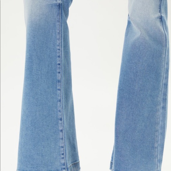 High Rise Waist Flare Light Wash Jeans NEW - Picture 3 of 5